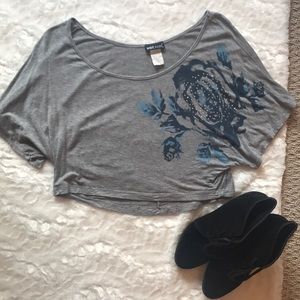 Wet Seal crop top 🌹